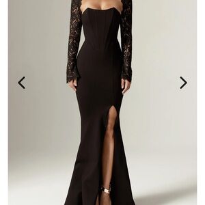 Chic Black Lace Long Sleeve Gown